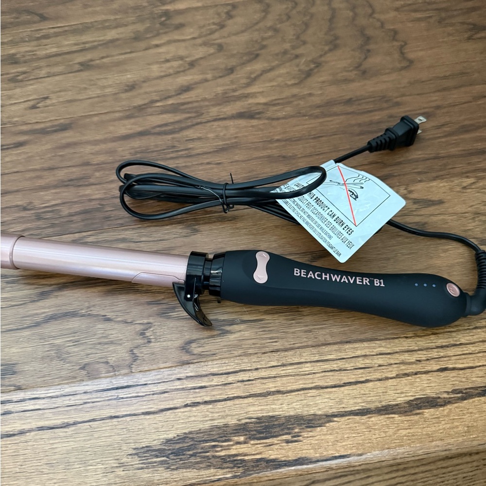 New without Box - Beachwaver B1